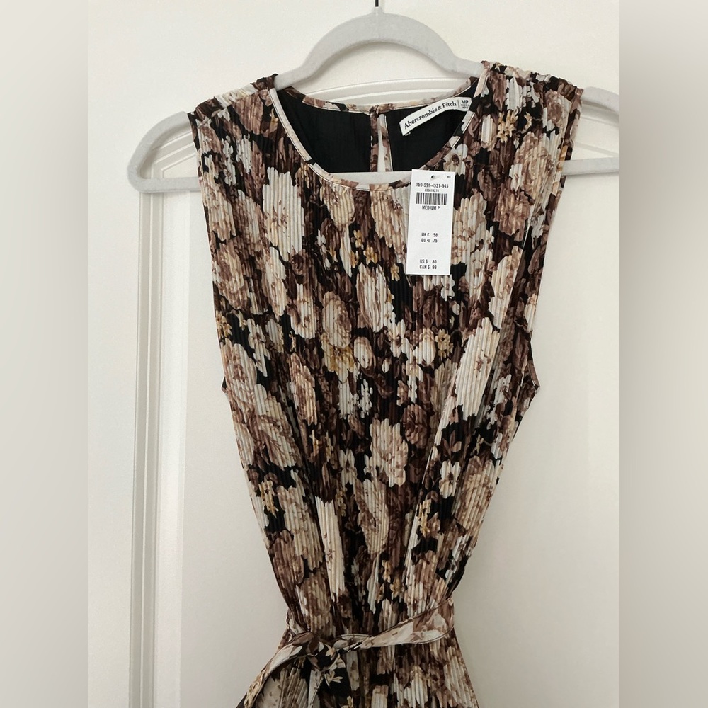 NWT Abercrombie & Fitch Pleated Floral Sleeveless Dress - Picture 3 of 6